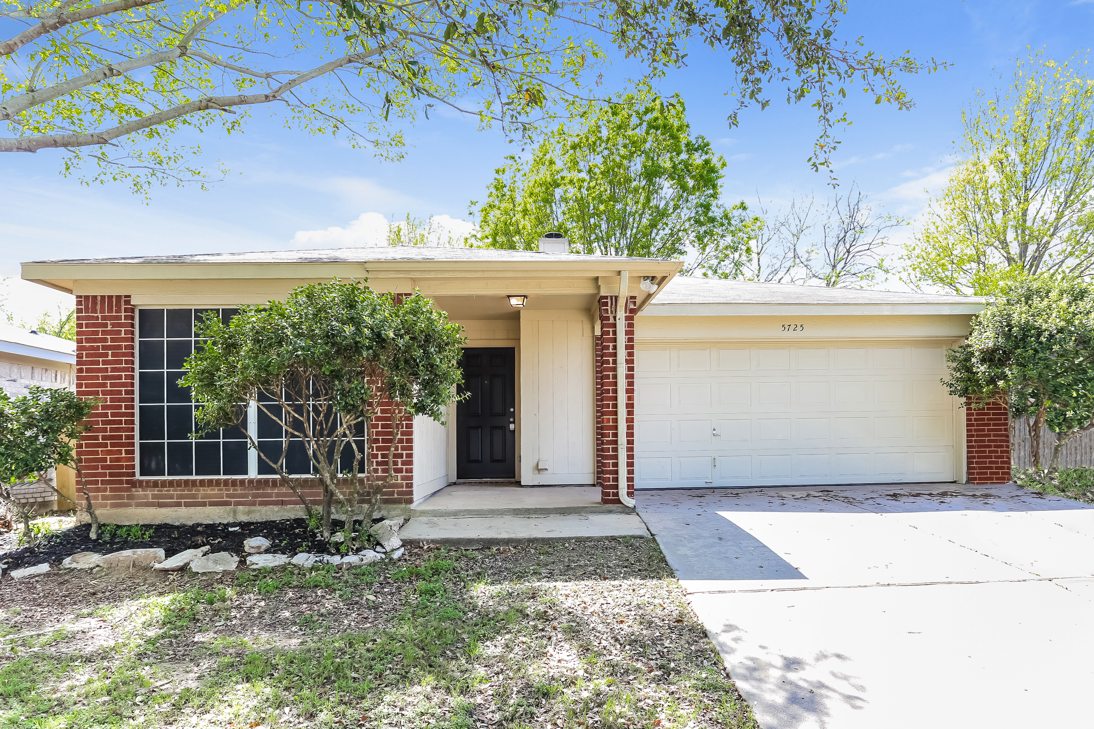 5725 Northfield Dr Fort Worth, TX 76179